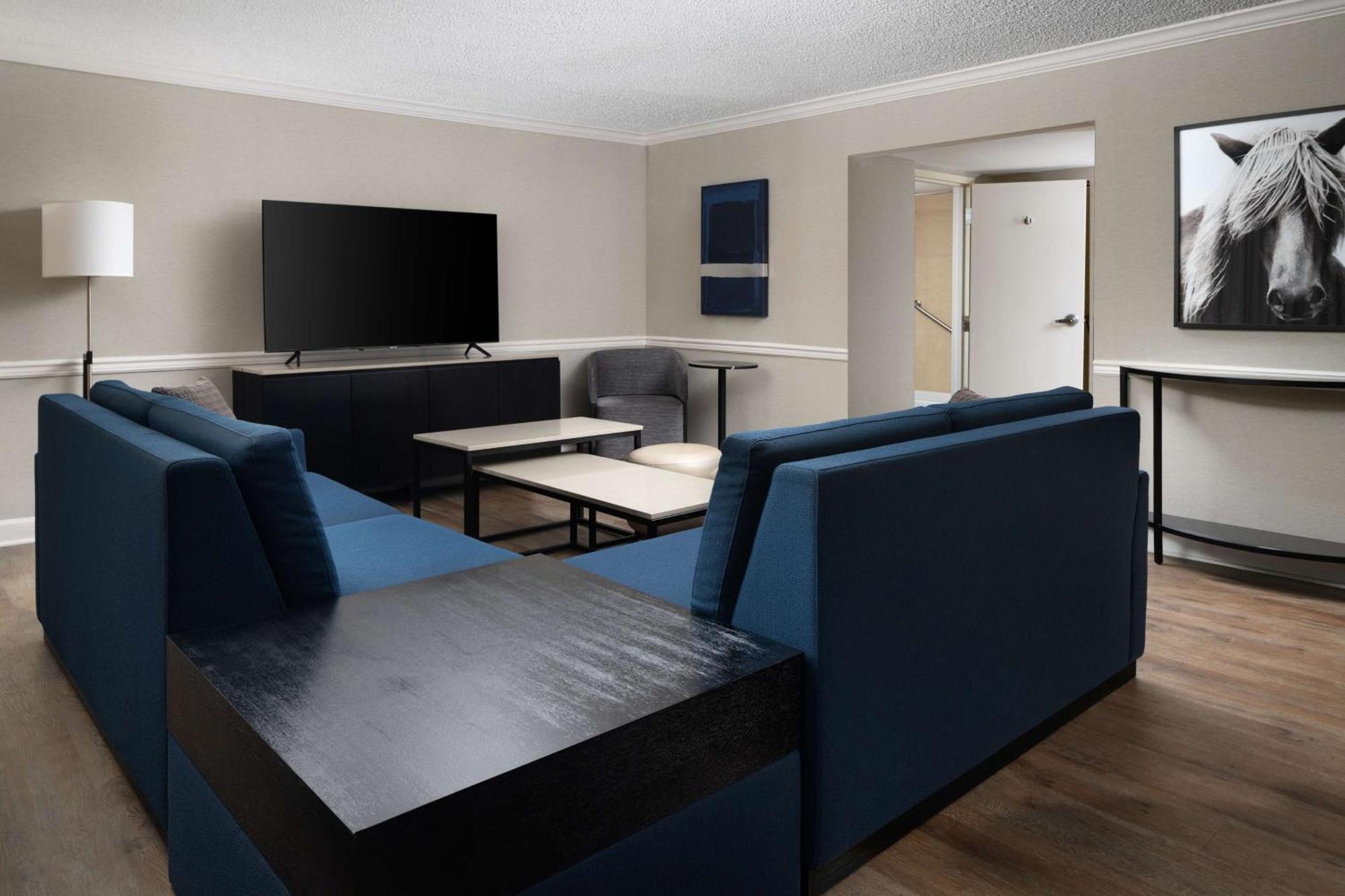 Doubletree By Hilton Baltimore North Pikesville Exterior photo